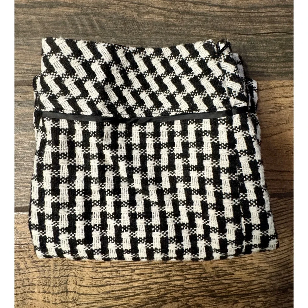 LOFT Women's Size 6 Black White Houndstooth Textured‎ Mini Skirt Lined NWT